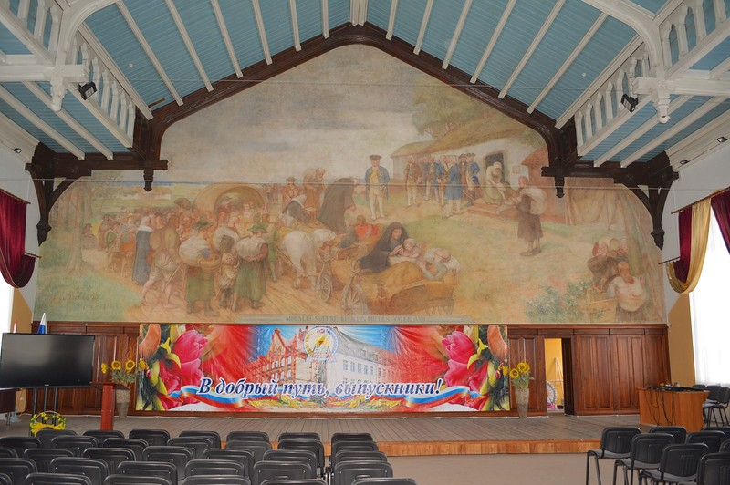 фреска в бывшей Фридрихсшуле в Гусеве