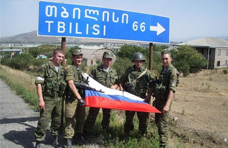российские солдаты на подступах к Тбилиси - 06