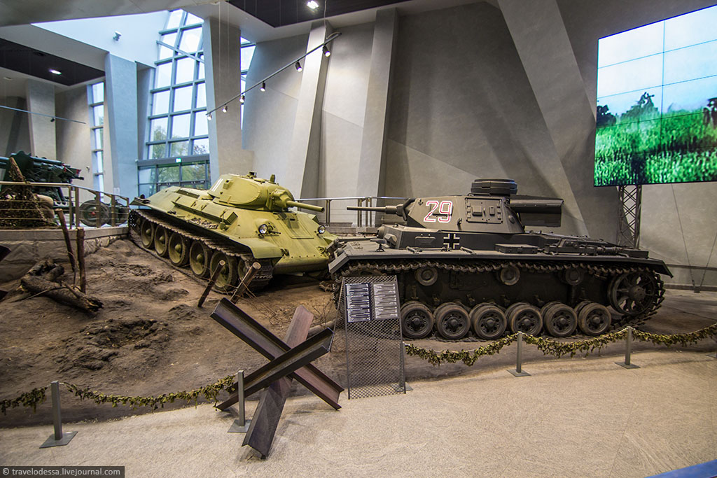 Советский и немецкий танки